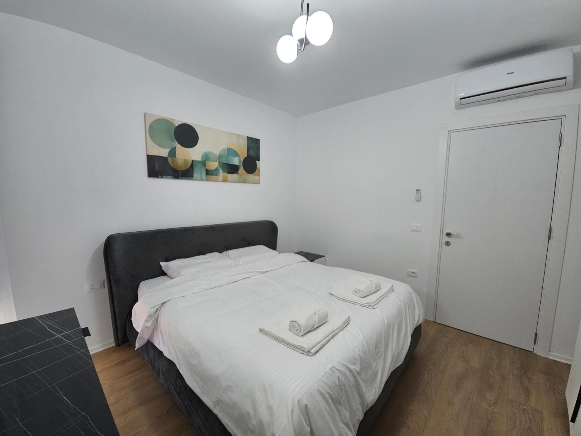 Valentino Zirkon Apartment Tirana Bagian luar foto